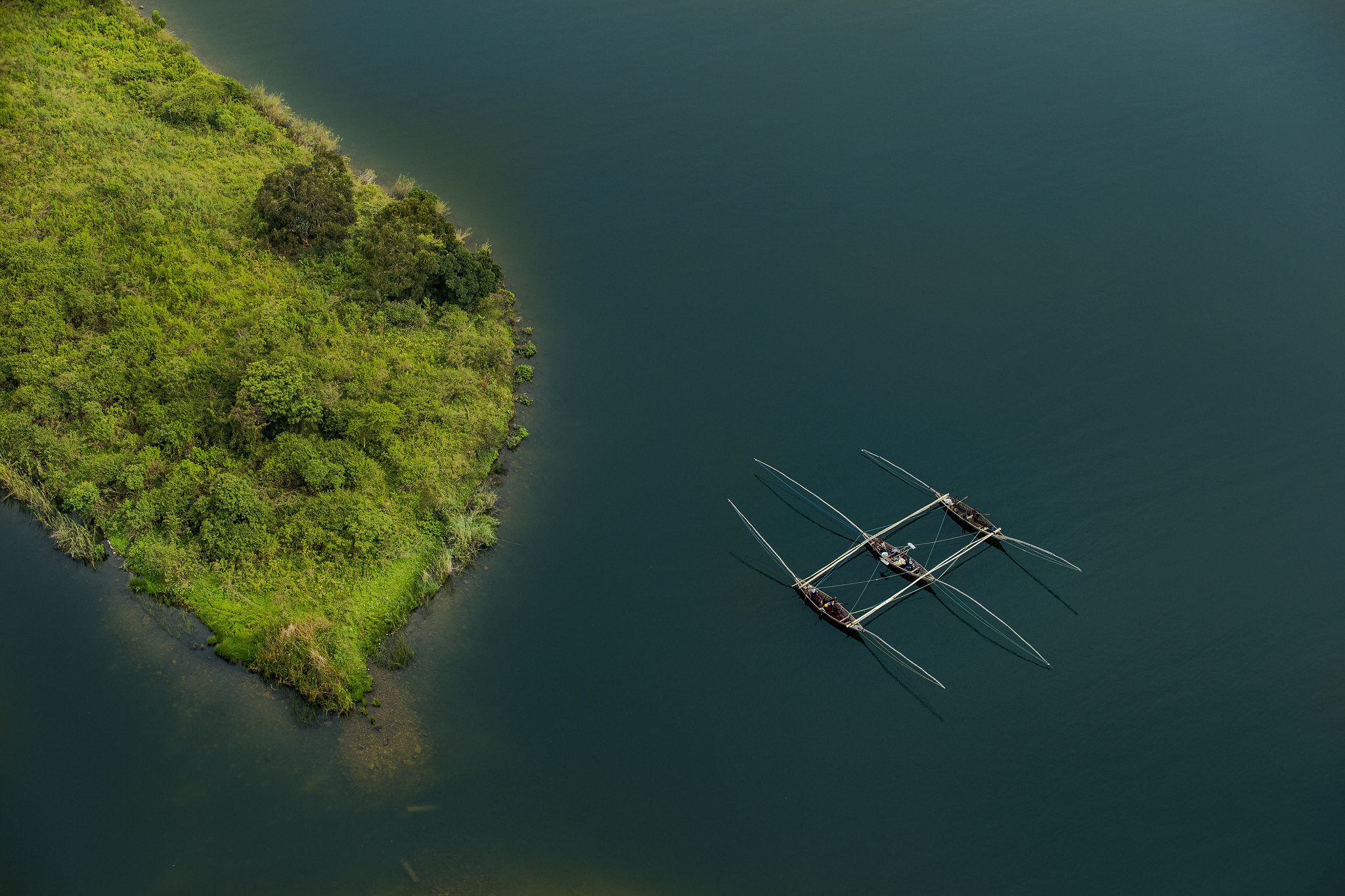 Day 4: Enjoy Boat and Karongi at the shore of Lake Kivu